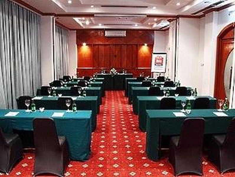 Arcadia Surabaya Hotel Εξωτερικό φωτογραφία
