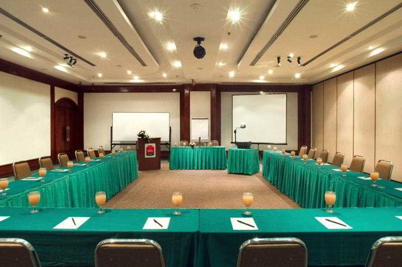 Arcadia Surabaya Hotel Εξωτερικό φωτογραφία