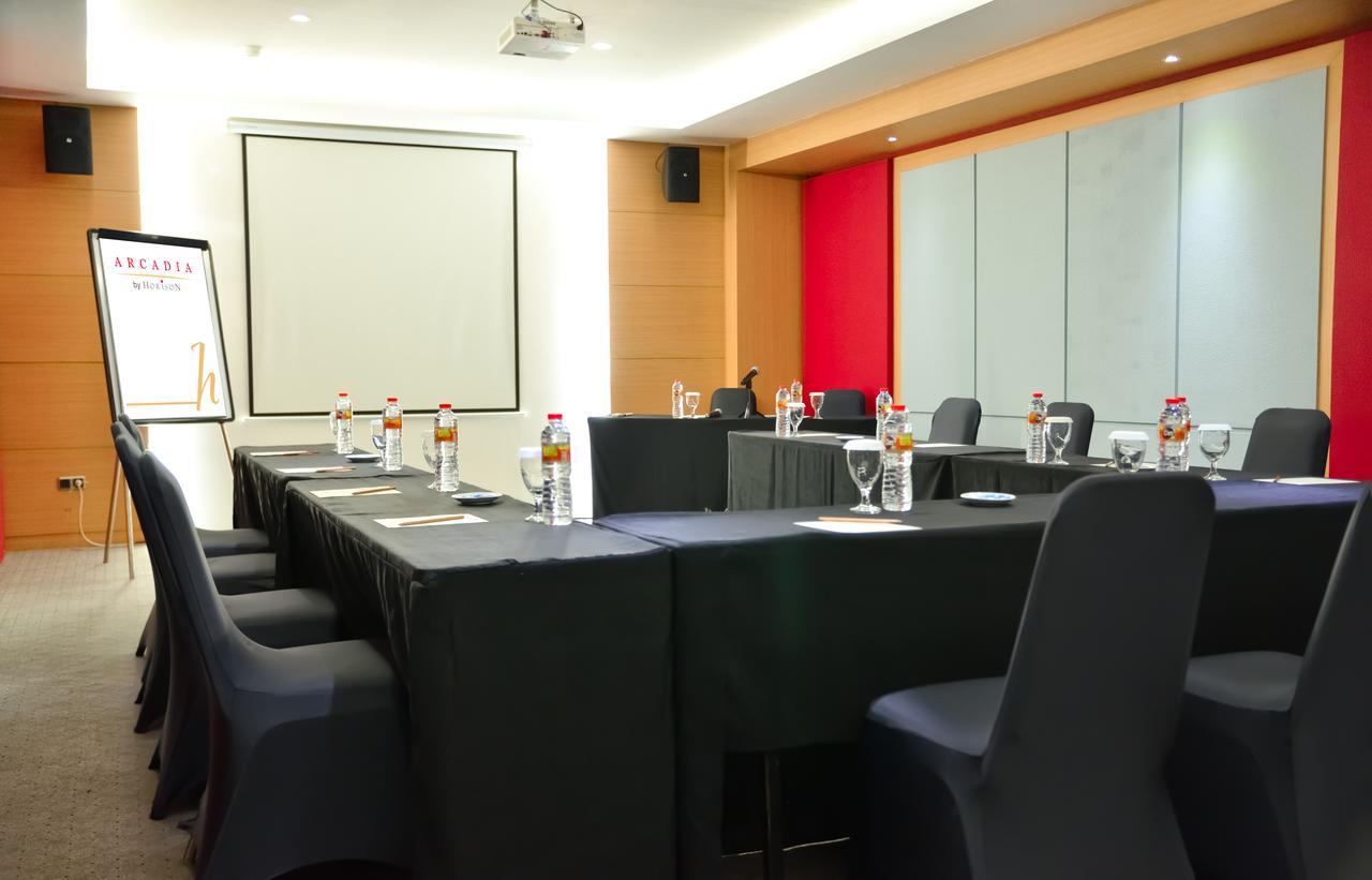 Arcadia Surabaya Hotel Εξωτερικό φωτογραφία