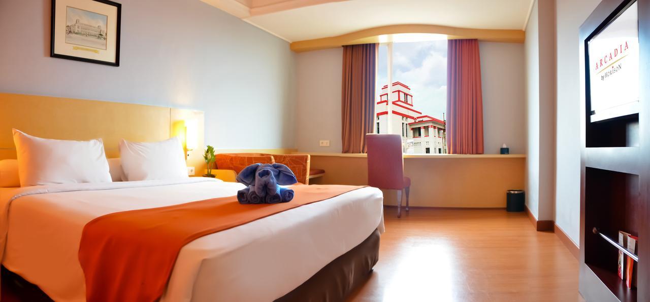 Arcadia Surabaya Hotel Εξωτερικό φωτογραφία