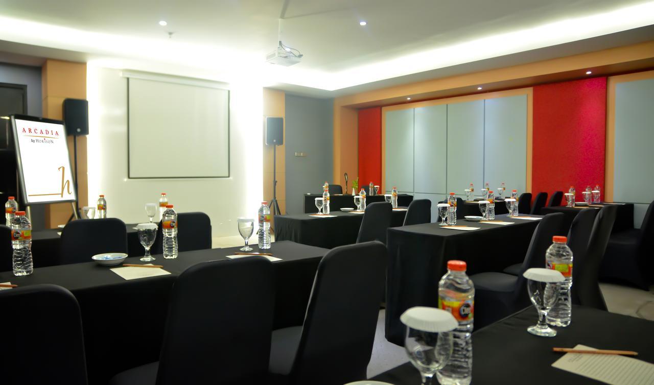 Arcadia Surabaya Hotel Εξωτερικό φωτογραφία