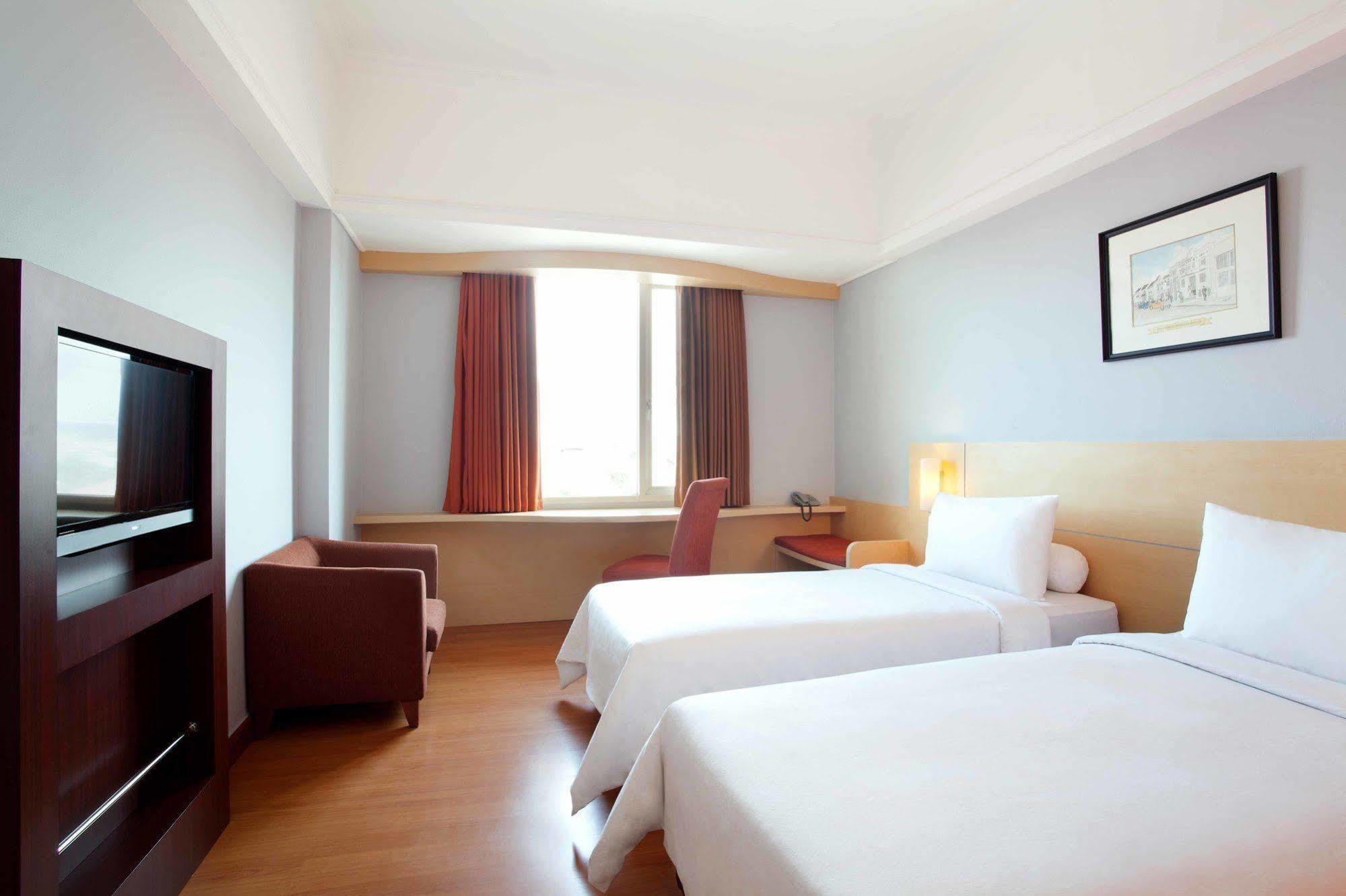 Arcadia Surabaya Hotel Εξωτερικό φωτογραφία