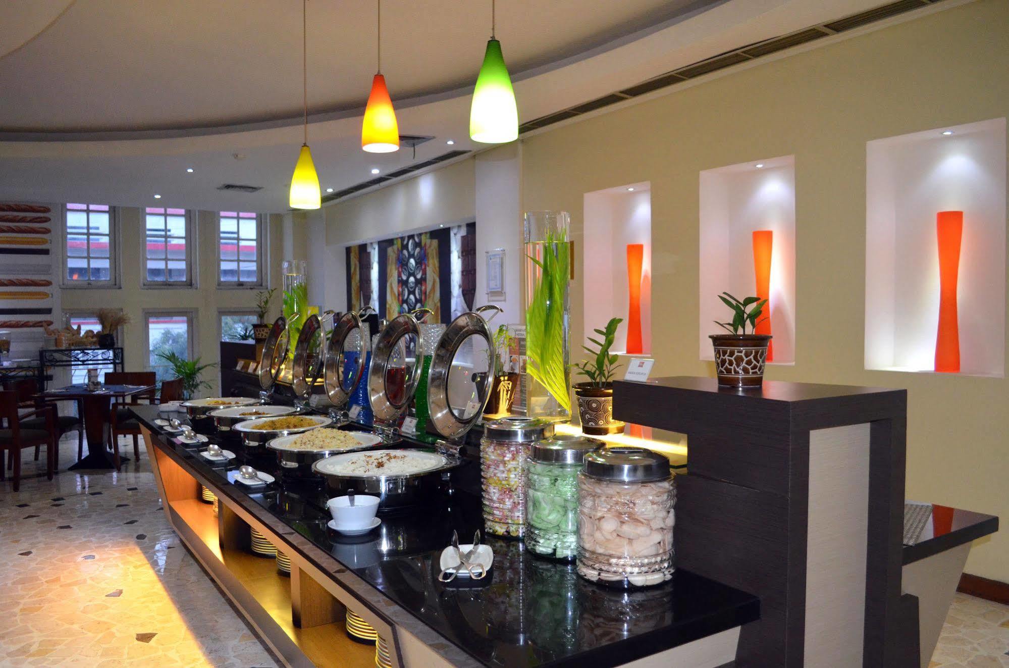 Arcadia Surabaya Hotel Εξωτερικό φωτογραφία