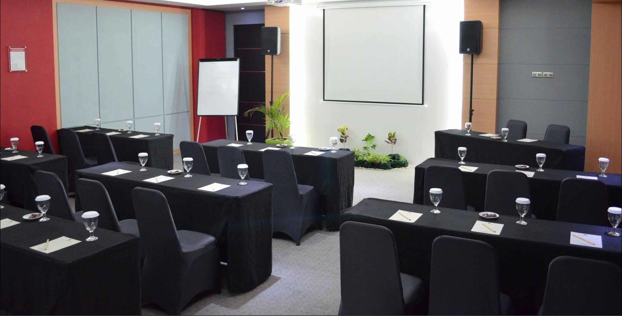 Arcadia Surabaya Hotel Εξωτερικό φωτογραφία