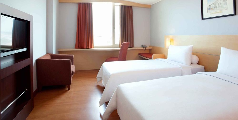 Arcadia Surabaya Hotel Εξωτερικό φωτογραφία